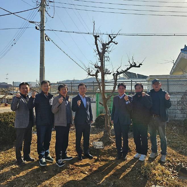 응봉면 풍년기원 기념식수 행사 모습