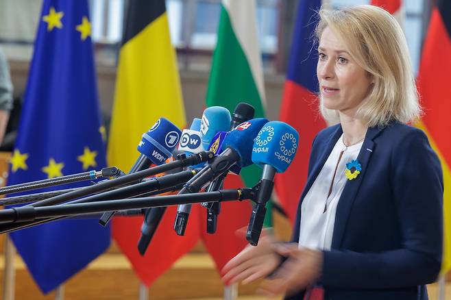 카야 칼라스 유럽연합(EU) 외교·안보 고위대표가 23일(현지시간) 벨기에 브뤼셀에서 열린 외교이사회 개막식에서 기자들에게 발언하고 있다. EPA연합뉴스