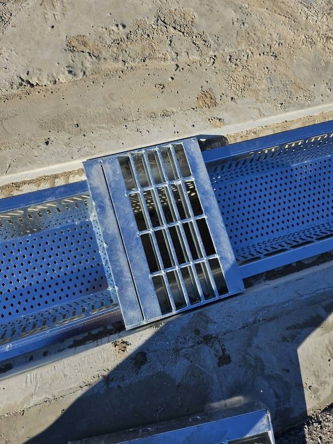 포항국토관리사무소에서 경주에 신설한 ECO 그레이팅. 제주도 제공