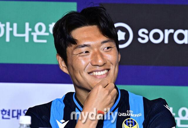 인천 유나이티드 이명주가 25일 서울 서대문구 스위스 그랜드 호텔에서 진행된 하나은행 2026 K리그 개막 미디어데이에 참석했다./스위스그랜드호텔=한혁승 기자