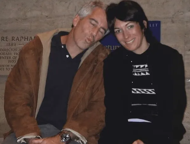 제프리 엡스타인과 그의 연인이었던 길레인 맥스웰. 두 사람은 성매매 공범 관계다