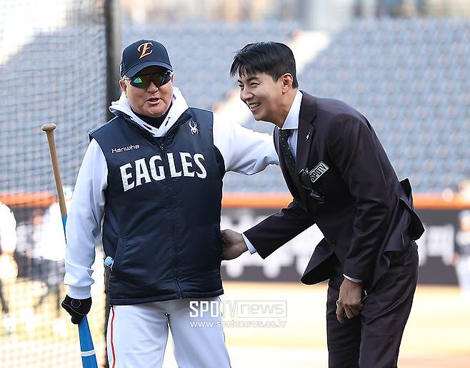 ▲ 김경문 감독(왼쪽), 이대형 해설위원 ⓒ곽혜미 기자