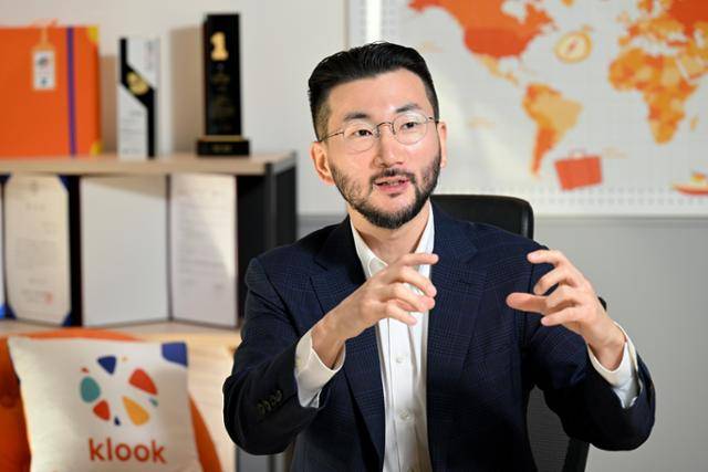 이준호 클룩 한국지사장이 19일 서울 서초구 클룩 한국지사에서 본보와 인터뷰하고 있다. 박지연 인턴기자