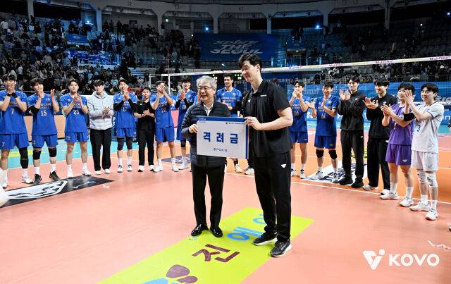 임종룡 회장과 박철우 감독 대행/KOVO