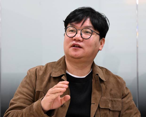배병주 로보스타 대표가 11일 수원 권선구 로보스타 수원사업장에서 인터뷰를 하고 있다. 성형주 기자 2026.02.11