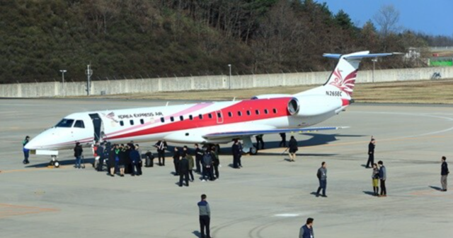 코리아익스프레스에어는 국내 PEF 운용사 J 사를 최종인수예정자로 선정했다. 코리아익스프레스에어 50인승 항공기였던 브라질 엠브라에스사 ‘ERJ-145LR’. 연합뉴스