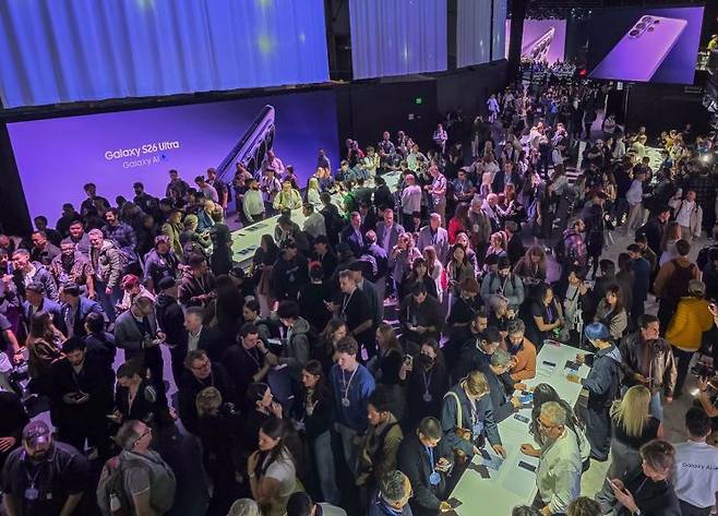 25일(현지시간) 미국 샌프란시스코에서 개최된 ‘갤럭시 언팩 2026’의 제품 체험존 전경. 삼성전자 제공