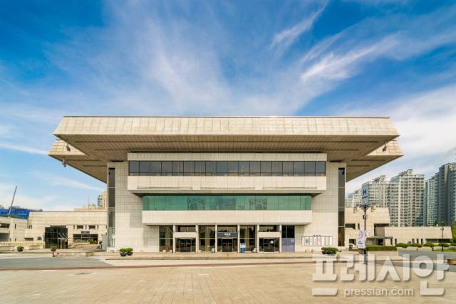 ▲경기아트센터 전경 ⓒ경기아트센터