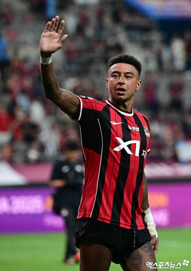 지난 시즌을 끝으로 FC서울을 떠났지만 한동안 새로운 팀을 구하지 못했던 제시 린가드가 브라질 명문 코린치안스로 이적할 가능성이 높아졌다. 서울에서 린가드를 지도했던 김기동 감독이 무적 신분으로 세 달 가까이 보내고 있었던 린가드에 대해 아쉬움을 표한 직후 나온 소식이다. 사진 엑스포츠뉴스DB