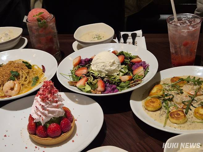 딸기 활용 시즌 메뉴. 이예솔 기자