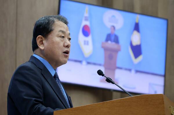 경기도지사 선거 출마를 선언했던 더불어민주당 김병주 의원이 22일 국회 소통관에서 긴급 기자회견을 열고 출마 공식 철회를 발표하고 있다. 2026.2.22. 연합뉴스