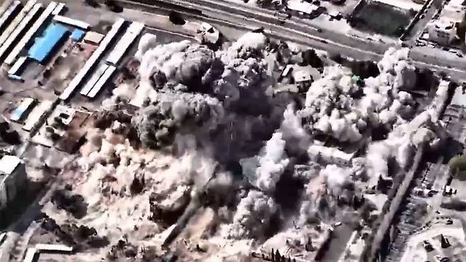 이스라엘이 공개한 이란 폭격 모습. X캡처