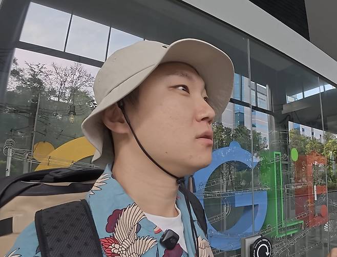 여행 크리에이터 '빠니보틀'이 싱가포르에 있는 구글을 방문한 모습. 사진=빠니보틀 유튜브 채널 영상 갈무리