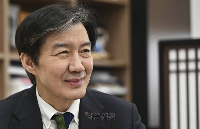 조국 조국혁신당 대표가 지난 27일 국회 본관 당대표실에서 서울신문과 인터뷰 하고 있다. 2026.2.27 이지훈 기자