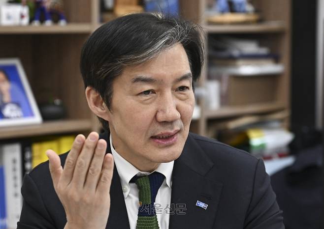 조국 조국혁신당 대표가 지난 27일 국회 본관 당대표실에서 서울신문과 인터뷰 하고 있다. 2026.2.27 이지훈 기자