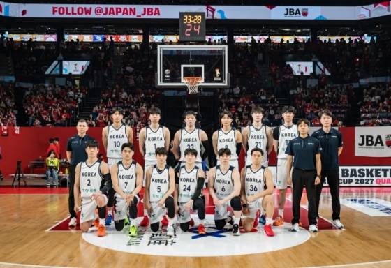▲ 한국 남자 농구 대표팀 역사상 처음으로 지휘봉을 잡은 외국인 사령탑 마줄스 감독은 아직 승전고를 울리지 못하고 있다. 지난달 26일 대만과의 원정 3차전에서 치른 데뷔전에서 고배를 마신 데 이어, 이번 경기에서도 첫 승 도전에 실패했다. ⓒ 국제농구연맹(FIBA) 홈페이지
