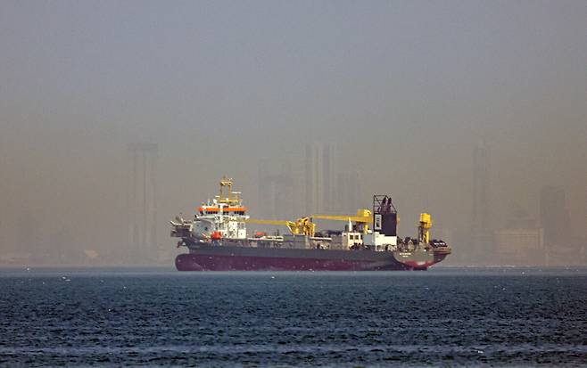 중동 정세 불안으로 아랍에미리트(UAE) 두바이 해안에 정박 중인 선박. 연합뉴스