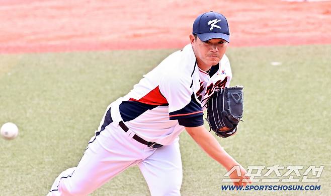 24일 일본 오키나와 가데나 구장에서 열린 야구 대표팀과 KIA 타이거즈의 평가전. 노경은이 역투하고 있다. 오키나와(일본)=박재만 기자 pjm@sportschosun.com/2026.02.24/