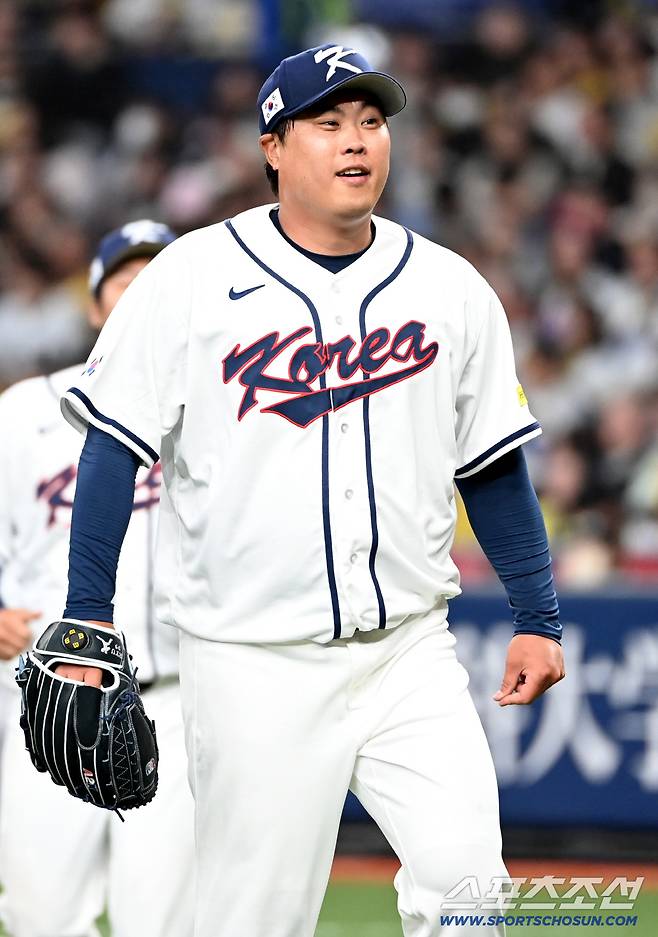 2일 일본 오사카 교세라돔에서 열린 WBC(월드베이스볼클래식) 한국 대표팀과 한신 타이거즈의 경기, 6회말 한국 류현진이 무실점으로 이닝을 끝낸 후 미소짓고 있다. 오사카(일본)=허상욱 기자wook@sportschosun.com/2026.03.02/