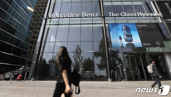 2022년 5월 서울 시내의 메르세데스-벤츠 전시장 모습(자료사진). 2022.5.12/뉴스1 ⓒ News1 박세연 기자
