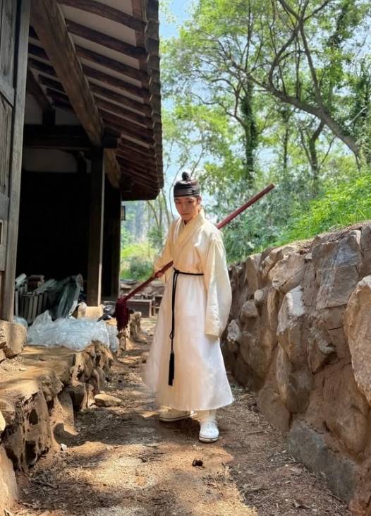 YY엔터테인먼트 공식 소셜 미디어