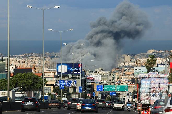 미국·이스라엘과 이란 간의 갈등 속에서 헤즈볼라와 이스라엘의 충돌이 격화된 가운데, 4일(현지시간) 이스라엘이 베이루트 남부 외곽 지역을 공습한 후 연기가 피어오르고 있다. 2026.03.04 ⓒ 로이터=뉴스1