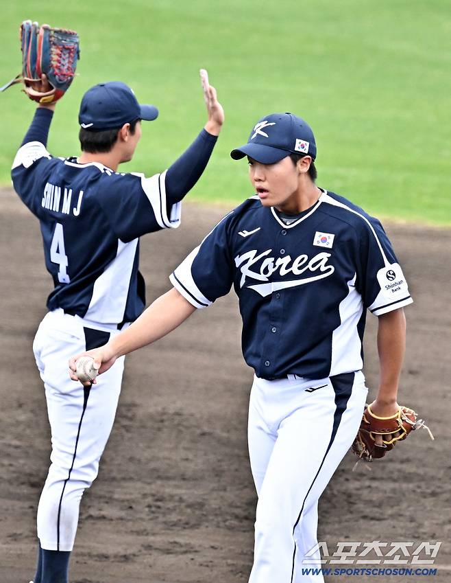 20일 일본 오키나와 온나손 아카마 구장에서 열린 대한민국 야구 대표팀과 삼성 라이온즈의 평가전, 정우주가 숨을 고르고 있다. 오키나와(일본)=박재만 기자 pjm@sportschosun.com./2026.02.20/