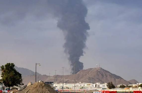 푸자이라 챌린저 대회장에서 12km 떨어진 곳에서 폭발이 발생하였다. Gettyimages