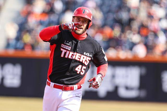 KIA 타이거즈의 외국인 타자 패트릭 위즈덤. 그는 지난해 35개의 홈런을 쳤지만 낮은 득점권타율과 잦은 부상으로 인한 전력 이탈 등의 문제점을 드러냈다. 결국 그는 재계약에 실패했다. KIA 타이거즈 제공