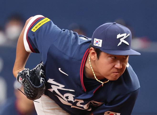 <yonhap photo-4087=""> 한국 두 번째 투수는 송승기 (오사카=연합뉴스) 임화영 기자 = 3일 일본 오사카 교세라돔에서 열린 월드베이스볼클래식(WBC) 평가전 한국 대표팀과 일본 프로야구 오릭스 버팔로스와의 경기. 4회말 한국 송승기가 역투하고 있다. 2026.3.3 hwayoung7@yna.co.kr/2026-03-03 14:06:09/ <저작권자 ⓒ 1980~2026 ㈜연합뉴스. 무단 전재 재배포 금지, AI 학습 및 활용 금지></yonhap>