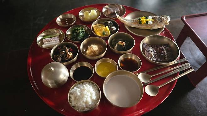 음식은 K-콘텐츠에서 장면의 공기를 바꾸는 강력한 언어다. ⓒ이혜원