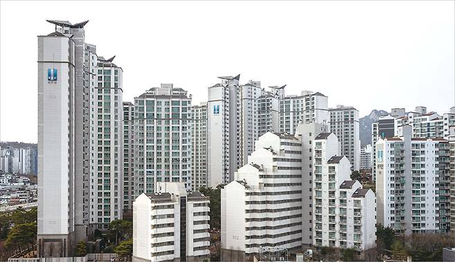 서울 성북구 ‘길음뉴타운래미안9단지’에서는 전용 84㎡ 매물이 14억~14억5000만원 선에 나오고 있다. 지난 1월 직전 실거래가보다 2억원가량 오른 금액이다. 전용 114㎡의 경우 지난 2월 5일 14억9500만원(2층)에 손바뀜했다. (윤관식 기자)