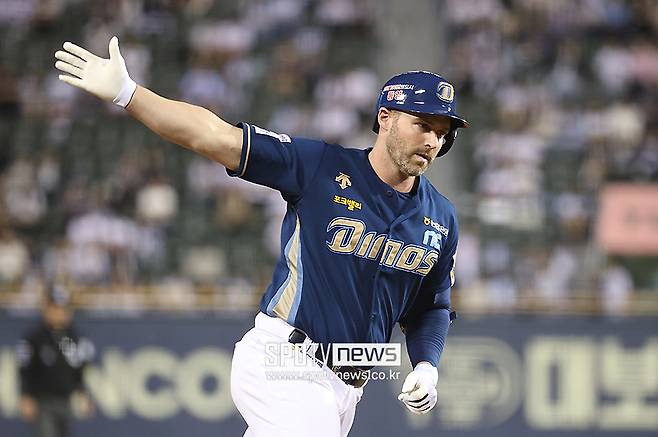 ▲ 맷 데이비슨이 캐나다 WBC(월드베이스볼클래식) 대표팀에 뽑혔다. 4일 토론토 블루제이스와 평가전에서는 7번 지명타자로 나와 4타석 3타수 1안타, 몸에 맞는 공 1개를 기록했다. 데이비슨은 한국 WBC 대표팀에 선발된 김영규 김주원 김형준에게 대회에서 만나자며 양국의 선전을 기원했다. ⓒ곽혜미 기자