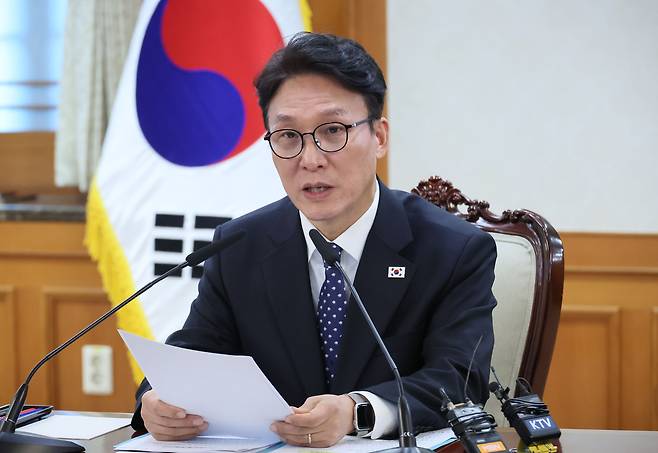 김민석 국무총리가 지난 3일 서울 종로구 정부서울청사에서 열린 중동 상황점검 관련 긴급 관계부처회의에서 발언하고 있다. 연합뉴스