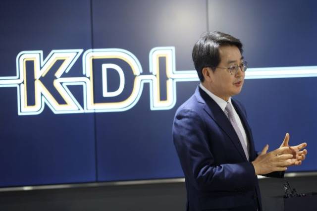 ▲지하철 ‘서울5호선 김포검단 연장’ 사업의 예비타당성조사 통과를 위해 직접 기획예산처 재정사업평가 분과위원회 현장인 세종시로 내려가 사업의 중요성을 역설했다. ⓒ경기도