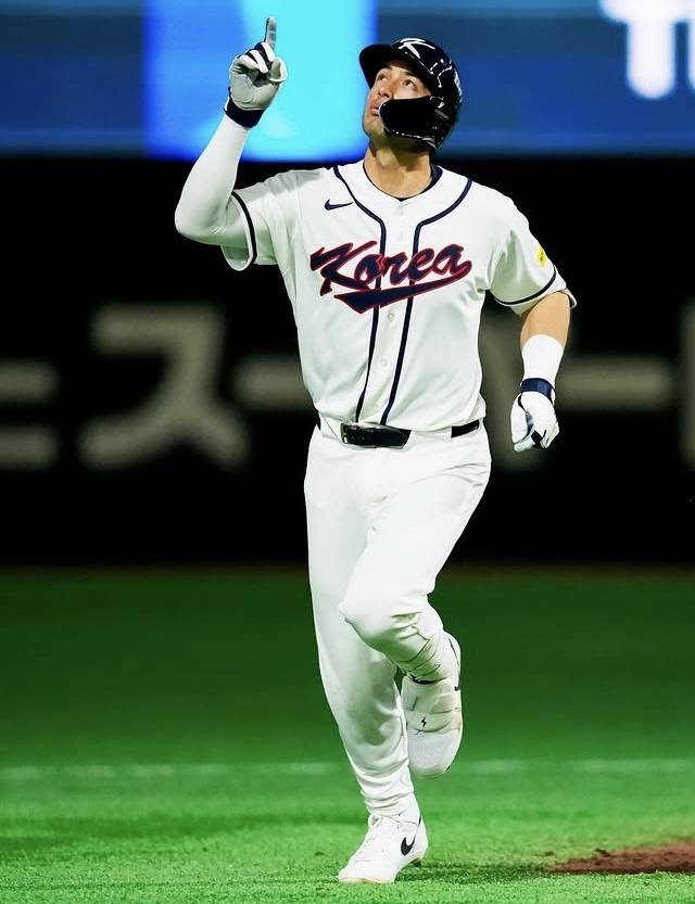 (체코전에서 연타석 홈런을 친 셰이 위트컴)