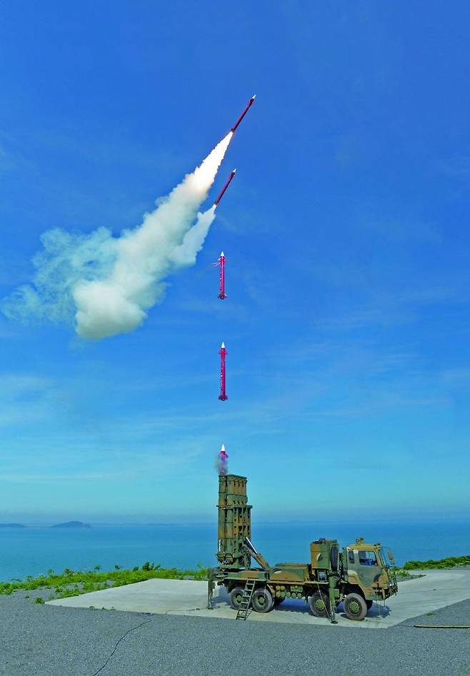 천궁-Ⅱ는 적 항공기가 아닌 탄도미사일까지 요격할 수 있게 됐다.