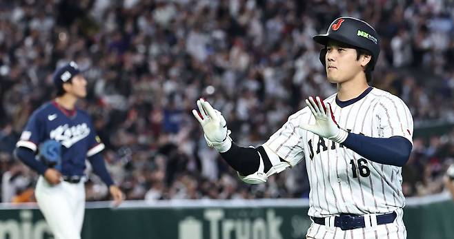 한국전에서 동점 솔로홈런을 친 오타니. 연합뉴스