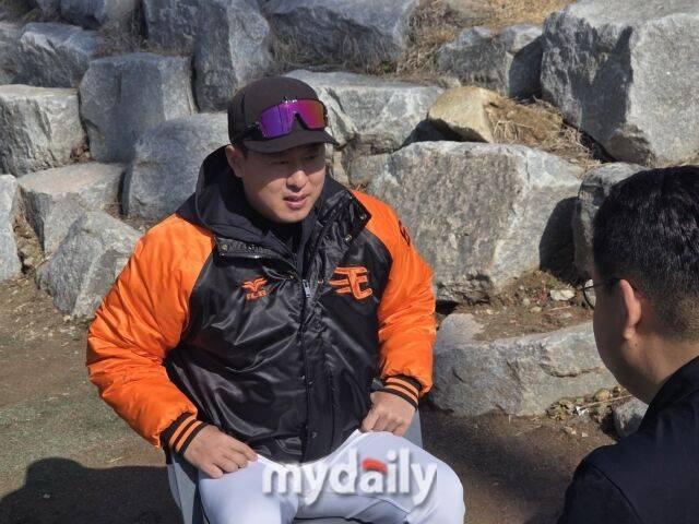 박상규 감독이 일구일행인터뷰에서 지도자 철학을 밝히고 있다. /순창 팔닥야구장=심재희 기자