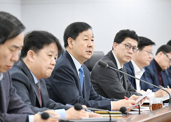 구윤철 부총리 겸 재정경제부 장관이 6일 정부세종청사에서 열린 재정경제부 확대간부회의를 주재하고 있다. 사진=재정경제부