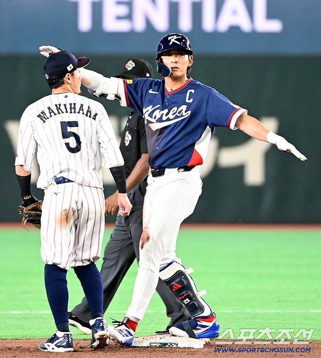 7일 일본 도쿄돔에서 열린 WBC(월드베이스볼클래식) 한국과 일본의 경기. 8회초 이정후가 2루타를 치고 세리머니를 하고 있다. 도쿄(일본)=허상욱 기자wook@sportschosun.com/2026.03.07/