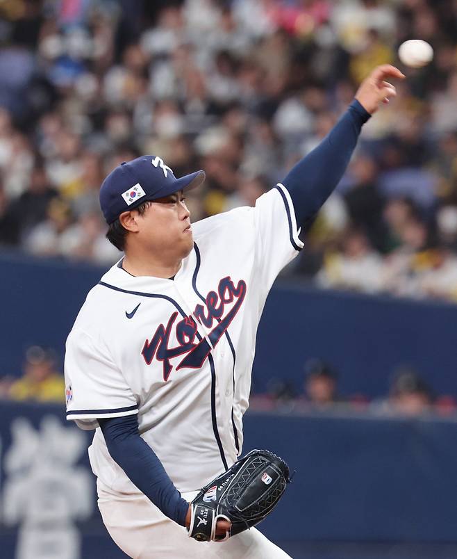 ▲ 한국 국가대표팀 베테랑 좌완투수 류현진은 이미 한신 타이거스와의 연습경기에서 2이닝 무실점으로 호투하고 컨디션 조절을 마쳤다. ⓒ연합뉴스