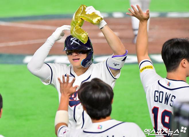 8일 오후 일본 도쿄돔에서 열린 2026 월드베이스볼클래식(WBC) C조 한국과 대만의 경기, 6회말 1사 1루 한국 김도영이 투런 홈런을 날린 후 기뻐하고 있다. 도쿄, 김한준 기자