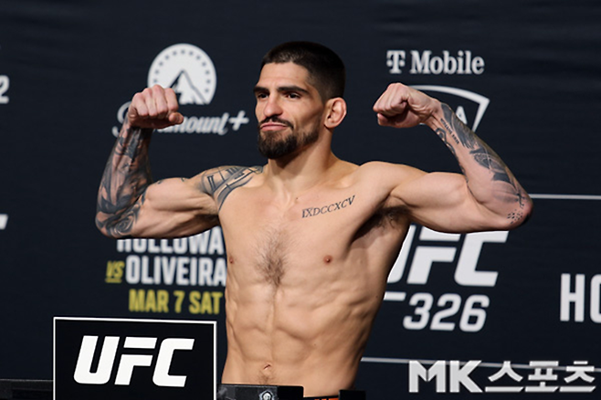 가스톤 볼라뇨스는 2026년 3월 미국 네바다주 메타 에이펙스에서 진행된 UFC 326 계체를 통과했다. 그러나 페더급 경기 상대였던 ‘코리안 타이거’ 이정영은 몸무게 측정 현장에 나오지 않았다. 사진(미국 패러다이스)=김재호 특파원