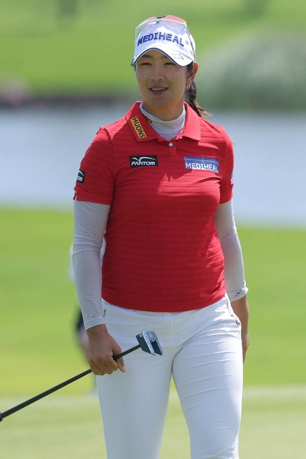 퍼팅을 마치고 이동하고 있는 김아림. 사진 제공=AFP연합뉴스