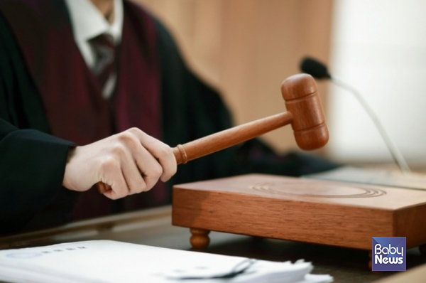 정치하는엄마들은 지난 8일 공무원·비공무원 육아휴직 차별에 대해 두 번째 위헌소송을 제기했다. ⓒ베이비뉴스