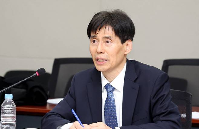 김세직 한국개발연구원(KDI)원장이 10일 세종시 반곡동 KDI에서 열린 출입기자단 간담회에서 질문에 답변하고 있다.(사진=뉴스1)