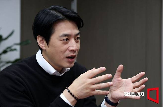 한준호 더불어민주당 의원이 국회 의원실에서 아시아경제와 만나 인터뷰하고 있다. 2026.3.3 김현민 기자