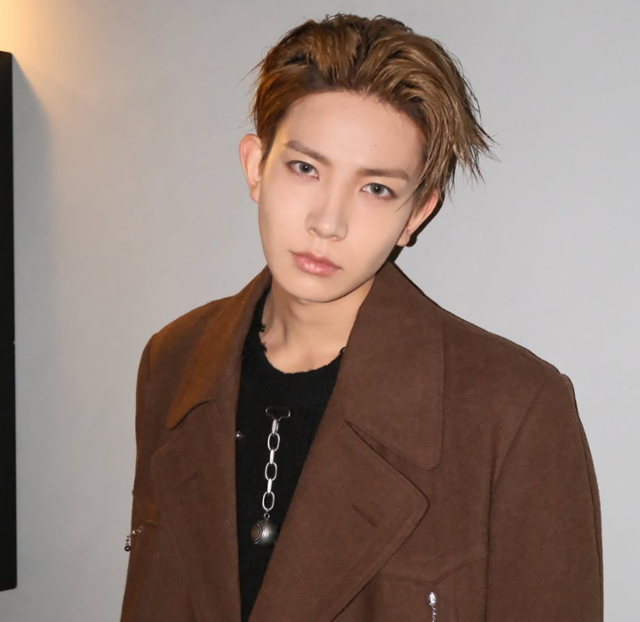 희승은 10일 팬 커뮤니티 플랫폼 위버스에 자필 편지를 게재하며 팀을 떠나게 된 심경을 직접 밝혔다. 엔하이픈 공식 SNS