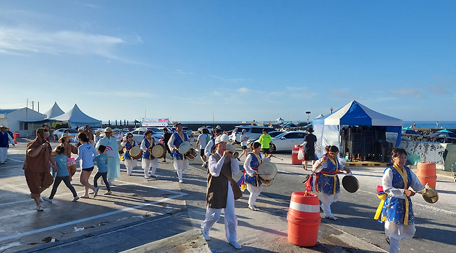 마을 축제 풍물 길놀이.